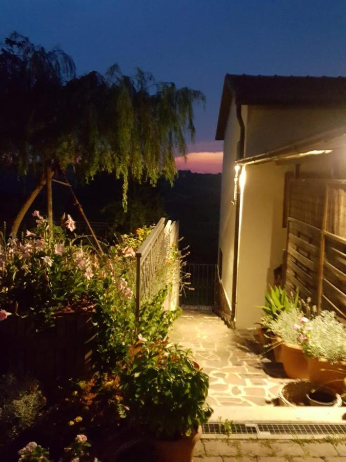 La Terrazza Sui Vigneti-Rovescala Bed & Breakfast San Damiano al Colle Exterior foto