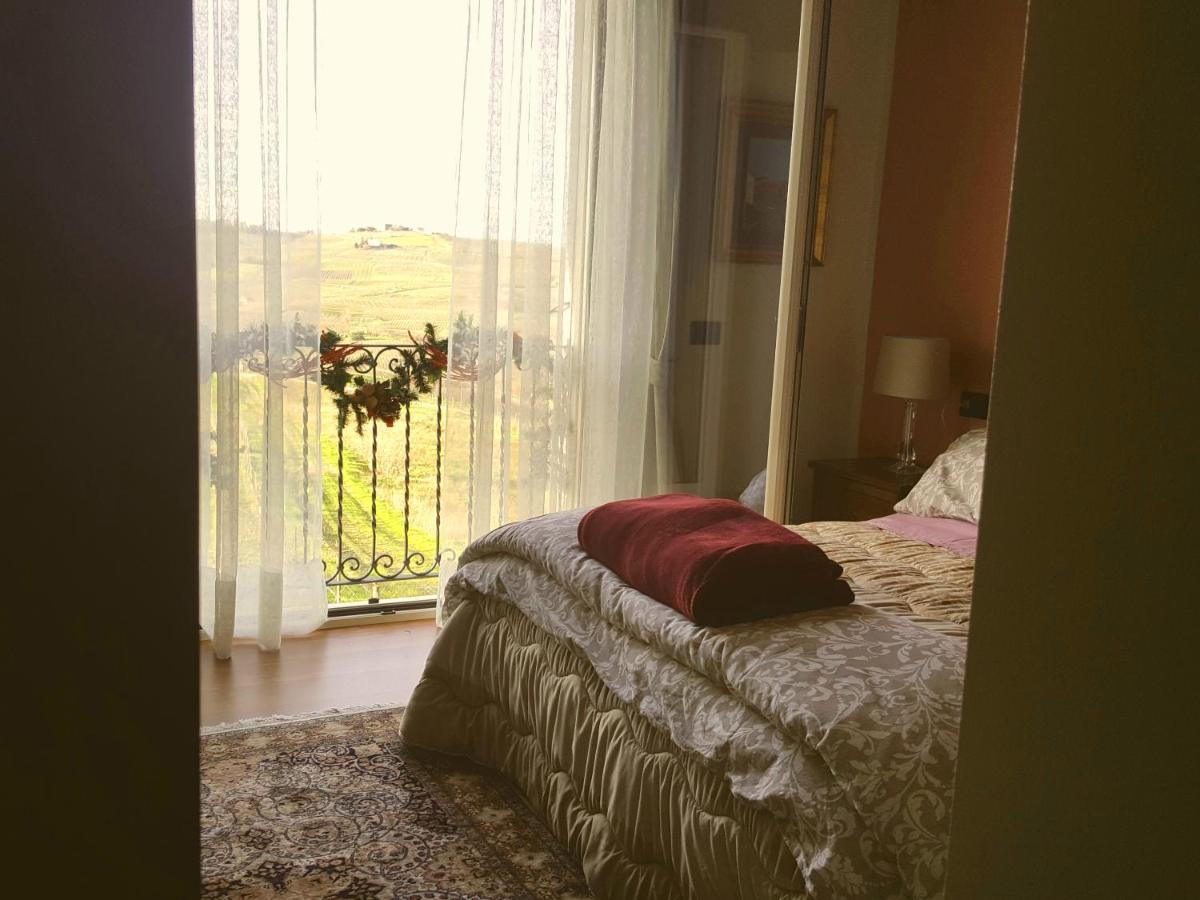 La Terrazza Sui Vigneti-Rovescala Bed & Breakfast San Damiano al Colle Exterior foto