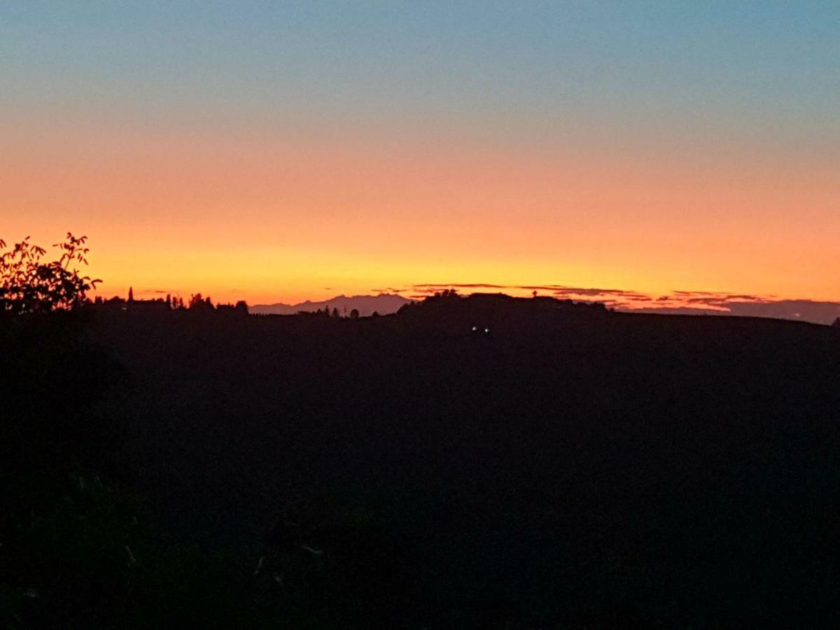 La Terrazza Sui Vigneti-Rovescala Bed & Breakfast San Damiano al Colle Exterior foto