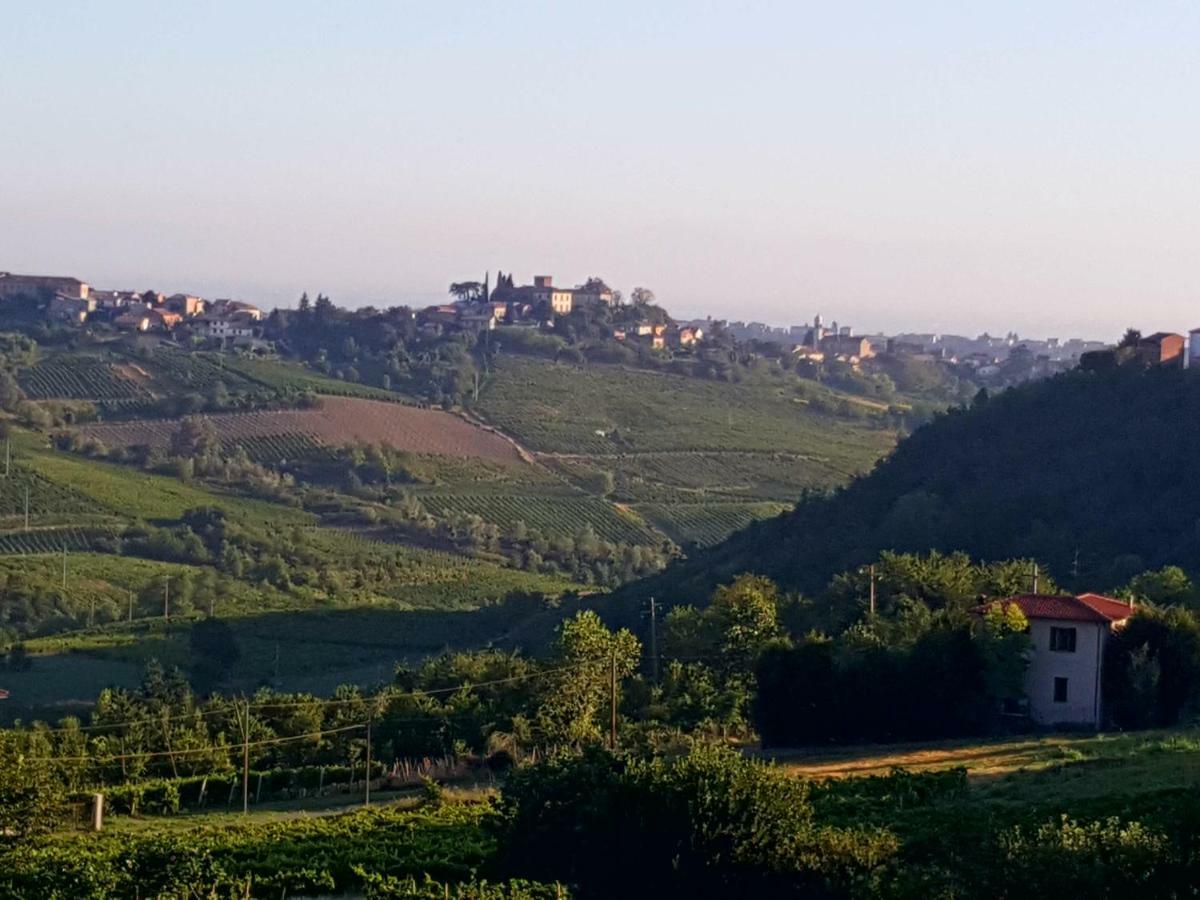 La Terrazza Sui Vigneti-Rovescala Bed & Breakfast San Damiano al Colle Exterior foto